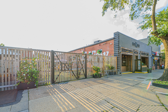 Building Photo - 611 Otis Pl NW