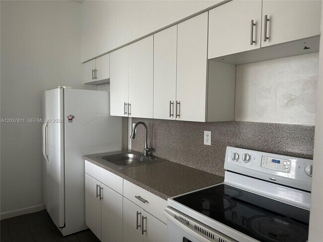 Building Photo - 7420 W 20th Ave