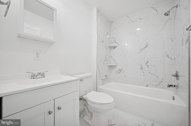 Building Photo - 2928 N 27th St