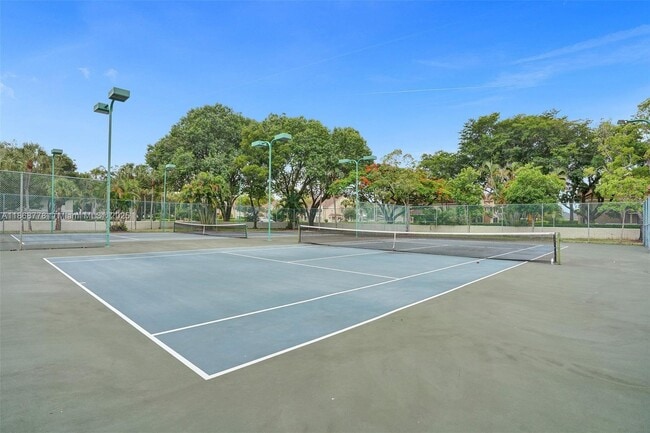 Building Photo - 300 Gardens Dr