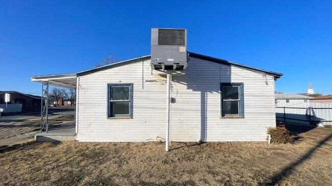 Building Photo - Cozy Modern Living – Bright 2-Bedroom Home Near Snyder High