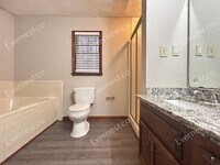 Building Photo - 170 Olde Oak Dr