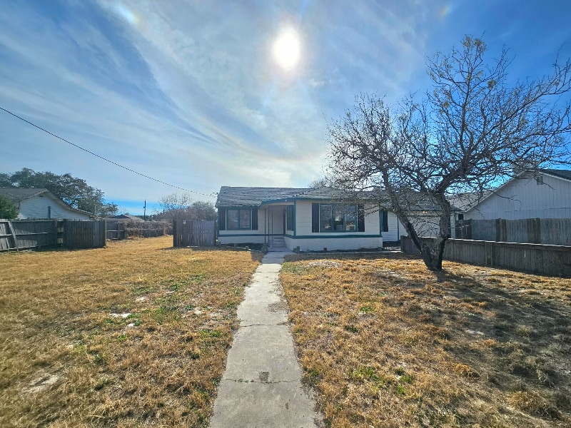 Building Photo - 513 Oakdale Dr