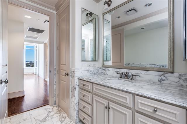 Building Photo - 3505 Turtle Creek Blvd