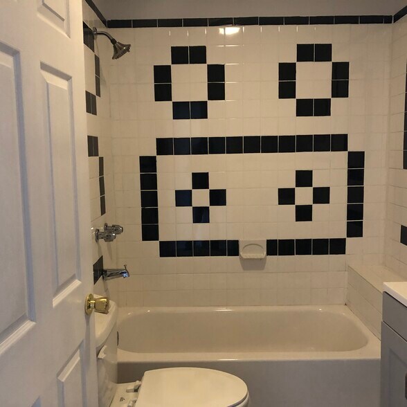 Bathroom - 5218 Pentridge St