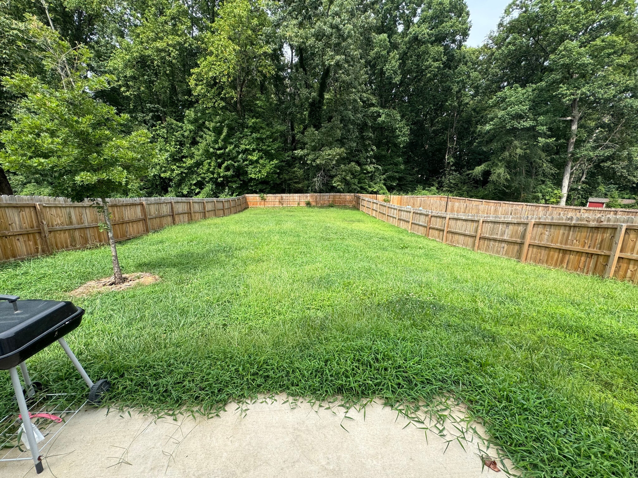 Building Photo - Room in Single Family Home on Oakwood Rd