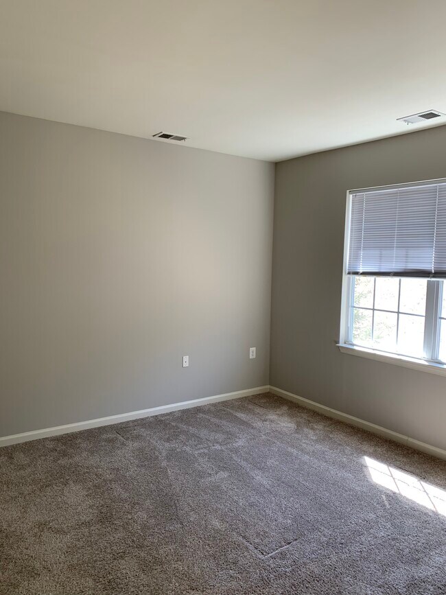 Building Photo - 113 Conover Terrace