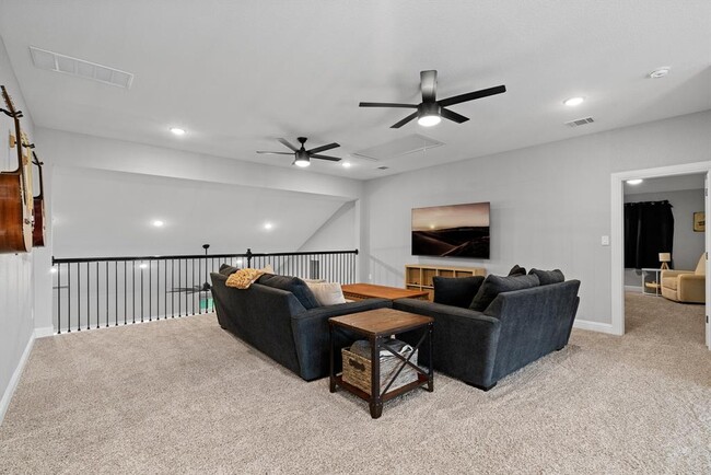 Building Photo - 209 Northcrest Dr