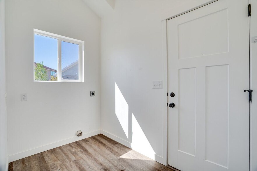Building Photo - 767 E 780 S