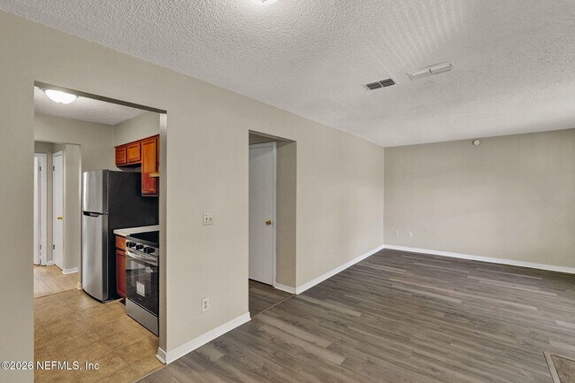 Building Photo - 476 Bentwood Ln