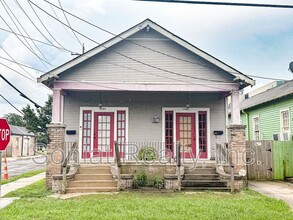 Building Photo - 1902 Iberville St