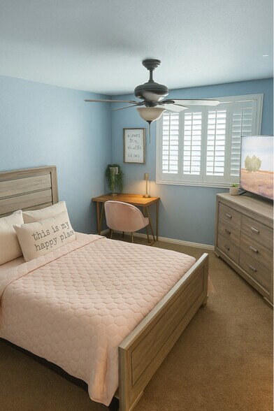 Building Photo - 10232 Desert Wind Dr