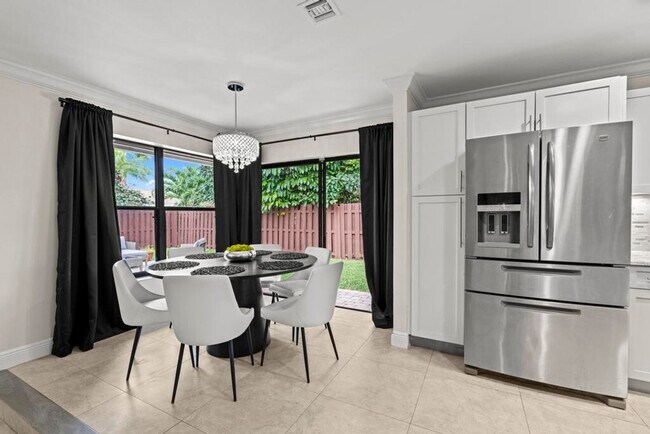 Building Photo - 13575 Columbine Ave