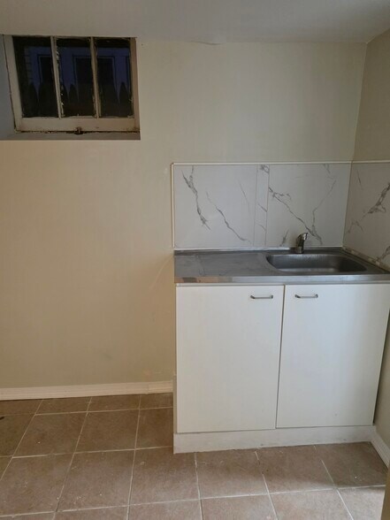 Building Photo - 1770 Park Ave