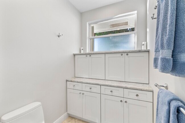 Building Photo - 15611 Milan Ct