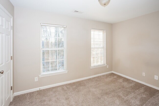 Building Photo - 2914 Pirates Pl