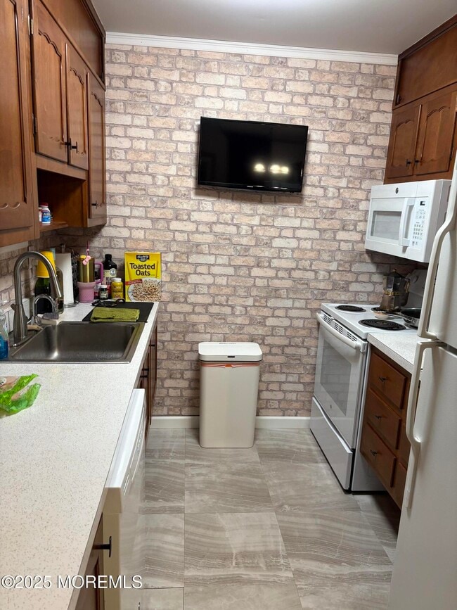 Building Photo - 301F W Malvern Ct