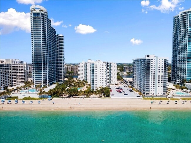 Building Photo - 3001 S Ocean Dr