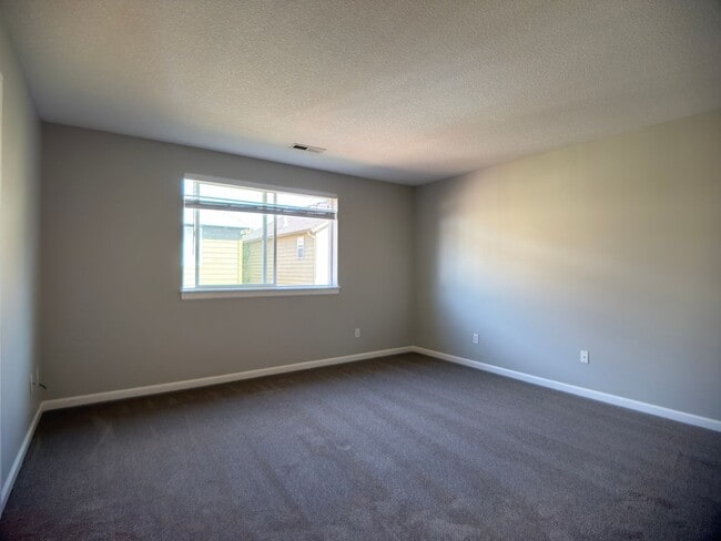 Building Photo - 3608 NE 42nd St
