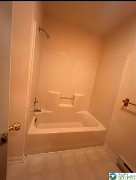 Building Photo - 978 Cold Spring Rd