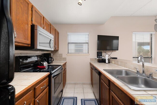 Building Photo - 125 E Retama St