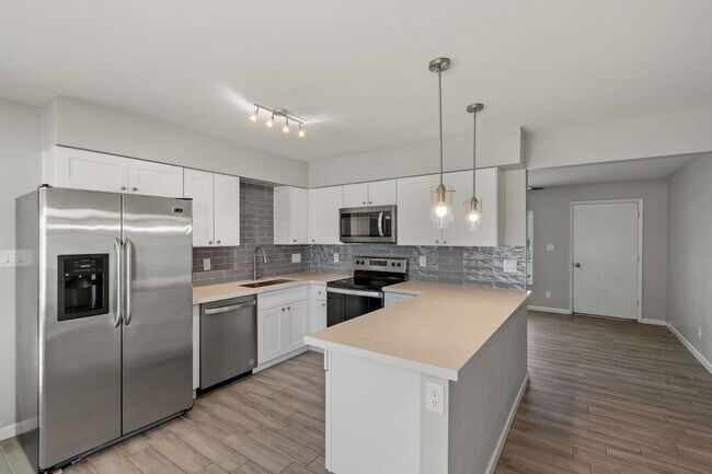 Building Photo - 15237 North 21st St