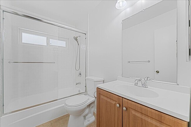 Building Photo - 5709 Hazeltine Ave