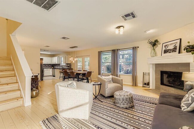 Building Photo - 312 Brentwood Dr
