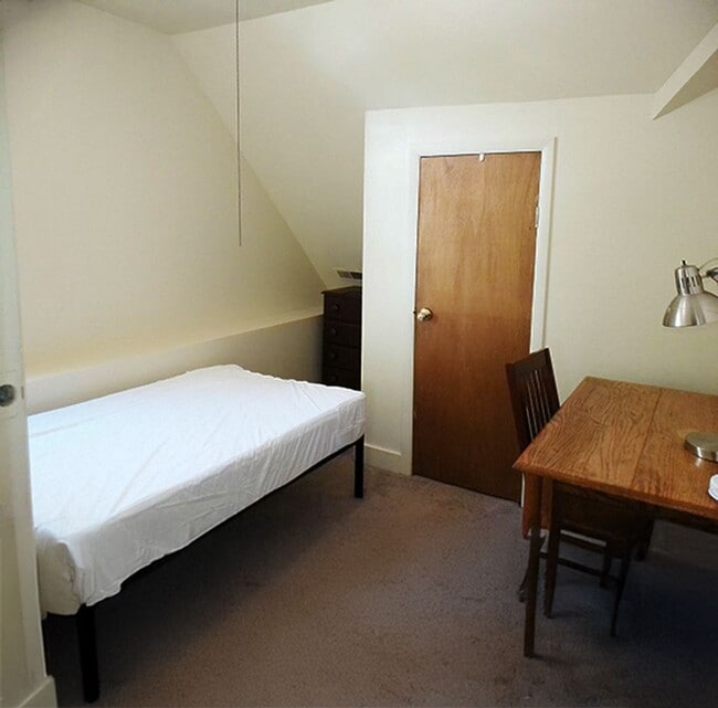 Building Photo - 113 Comstock Pl