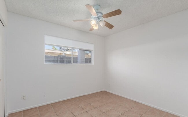 Building Photo - 242 N Standage