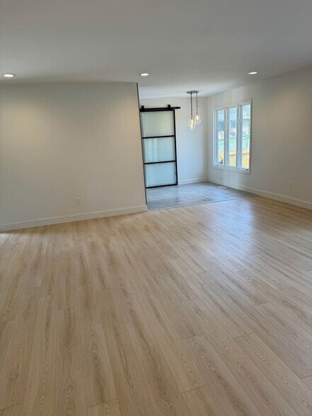 Building Photo - 3940 Halehaven Dr