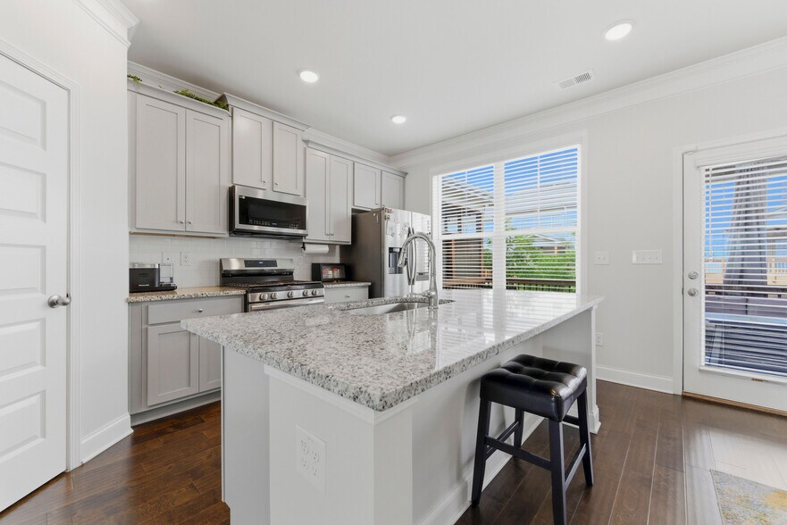 Building Photo - 528 Sonata Walk