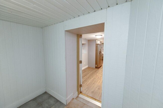Building Photo - 1 bedroom in Chicago IL 60640