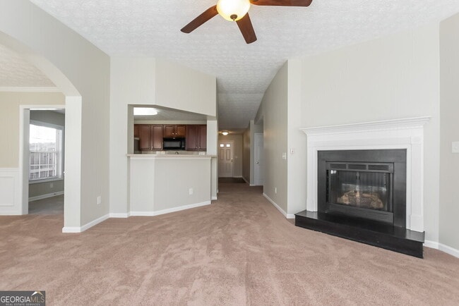 Building Photo - 303 Stone Valley Xin