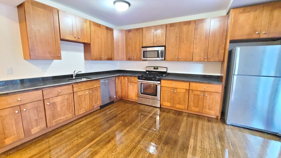 Building Photo - 29 Commonwealth Ter