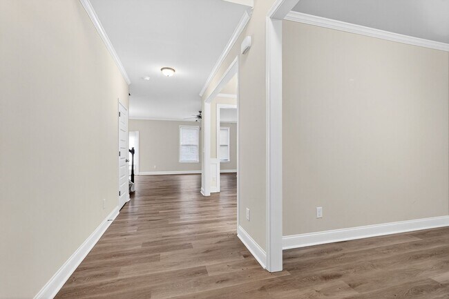 Building Photo - 4 BEDROOM SINGLE FAMILY HOME IN BRASELTON!