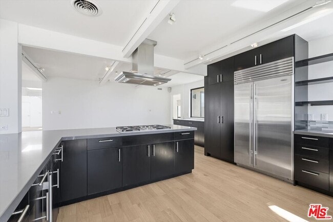 Building Photo - 18131 Kingsport Dr