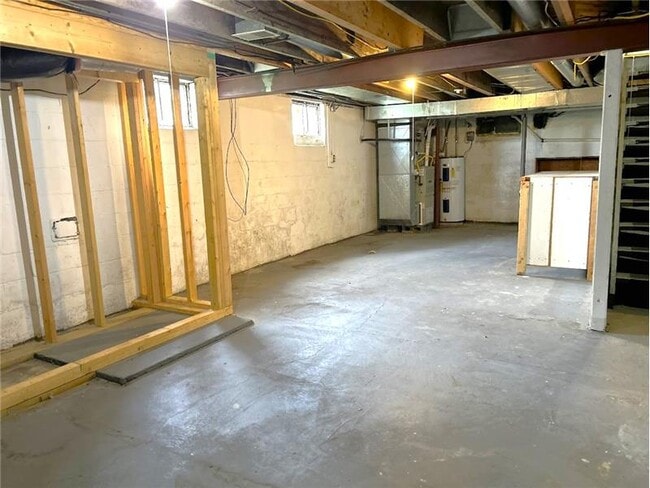 Building Photo - 137 Mahan Ln