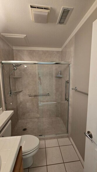 Building Photo - 1520 Upland Hills Dr S