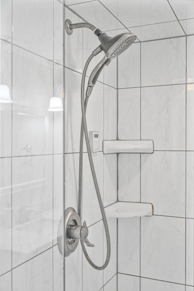 Building Photo - 814 Locust St