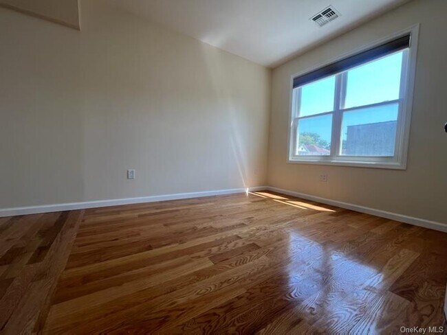 Building Photo - 4406 Snyder Ave