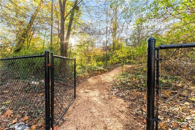 Building Photo - 845 Ormewood Terrace SE