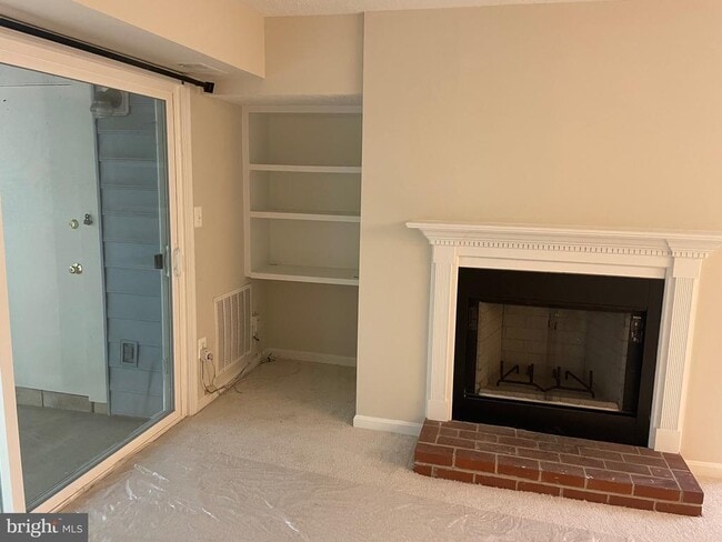 Building Photo - 7731 Willow Point Dr