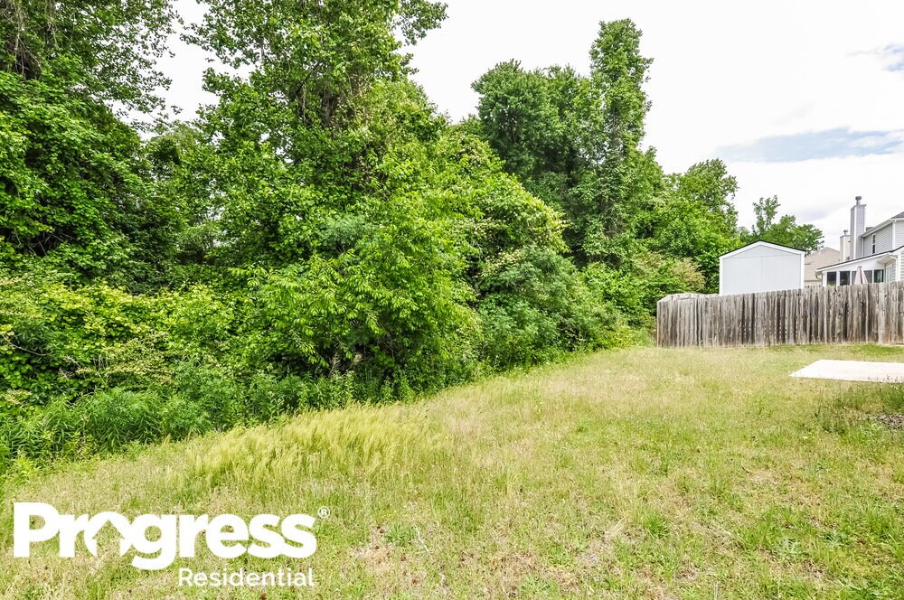 Building Photo - 826 Red Oak Tree Dr
