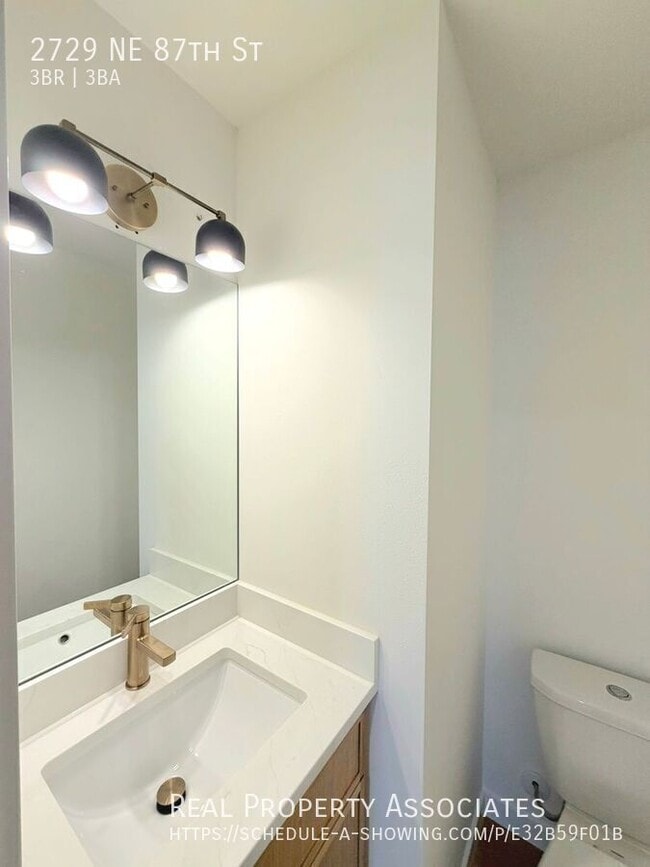 Building Photo - 2729 NE 87th St