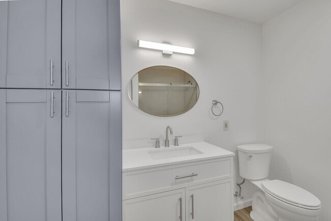 Building Photo - Fairway Terrace 2 bed 2 bath ground floor ...