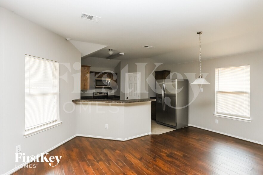 Building Photo - 1206 Jewel Ln