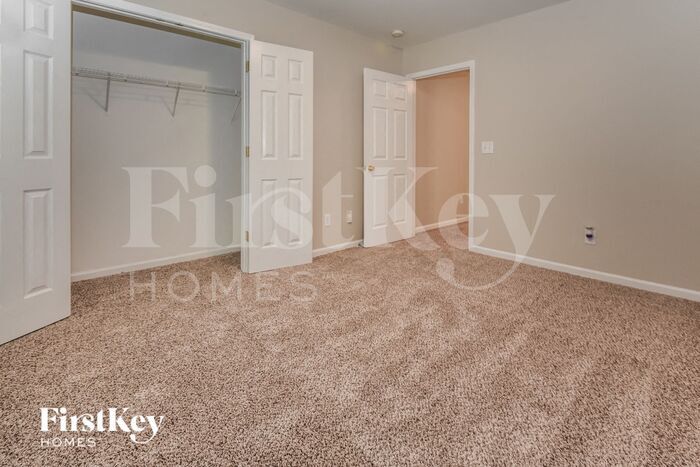 Building Photo - 4801 Canipe Dr