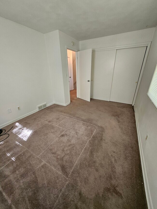 Building Photo - 406 30th Ave