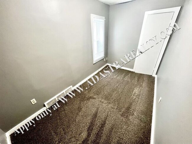 Building Photo - Cute and Affordable Olathe Apartment-Comin...
